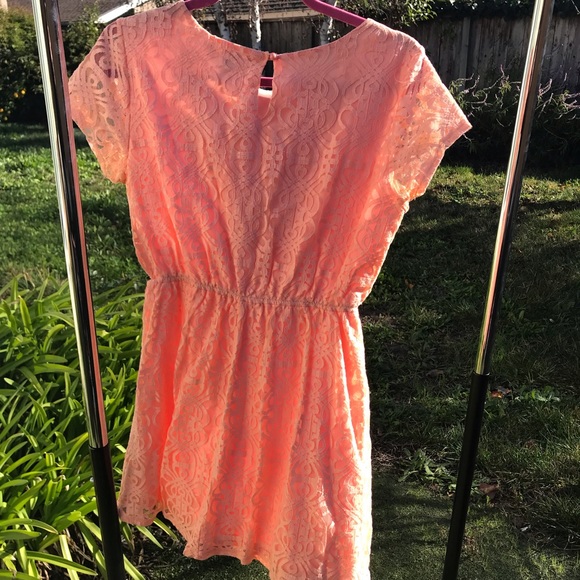 Salmon-color textured dress - Picture 2 of 5